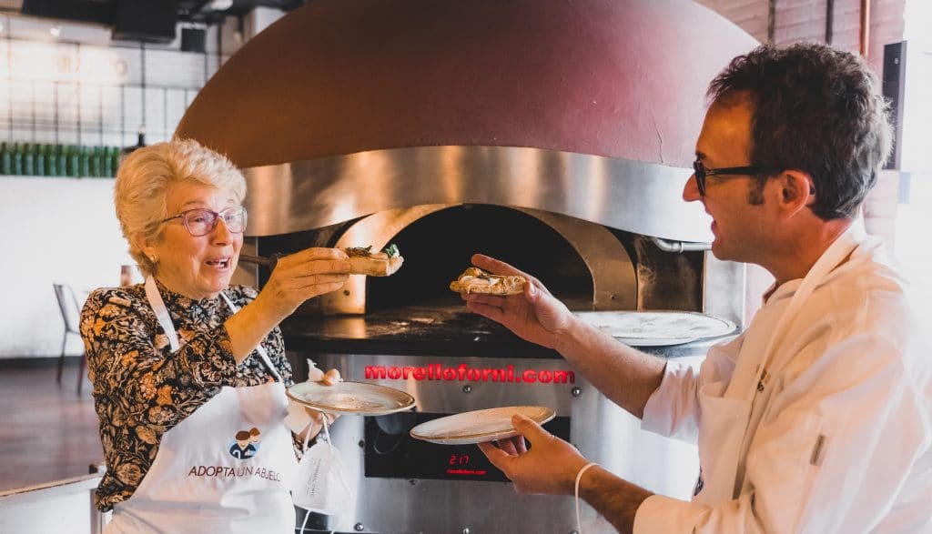 Adopta Un Abuelo y Ginos