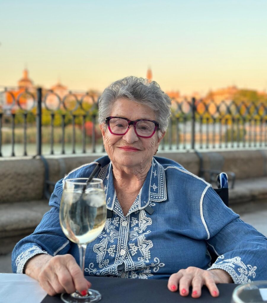 María Luisa cumple su sueño de ir a Sevilla